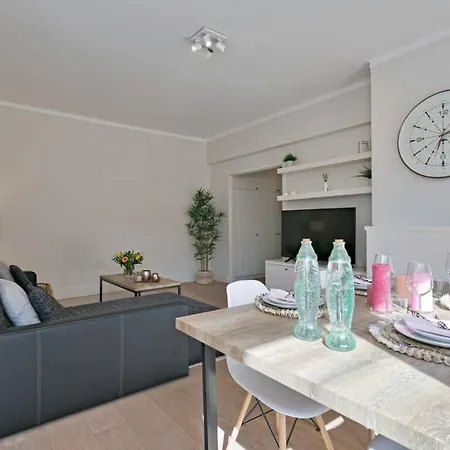 Huswell - Stylish At The Zeedijk Of * Кнокке-Хейст