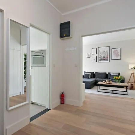 Апартаменты Huswell - Stylish At The Zeedijk Of