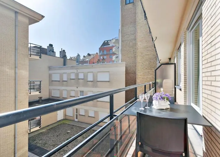 Huswell - Stylish At The Zeedijk Of * Knokke-Heist