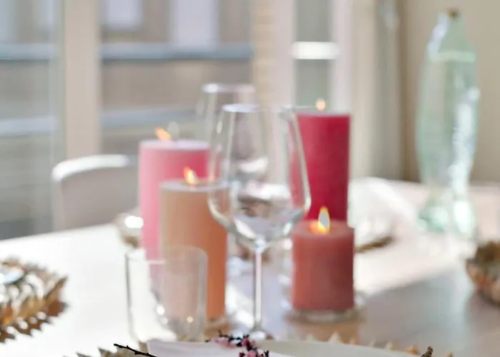 Huswell - Stylish At The Zeedijk Of Apartment